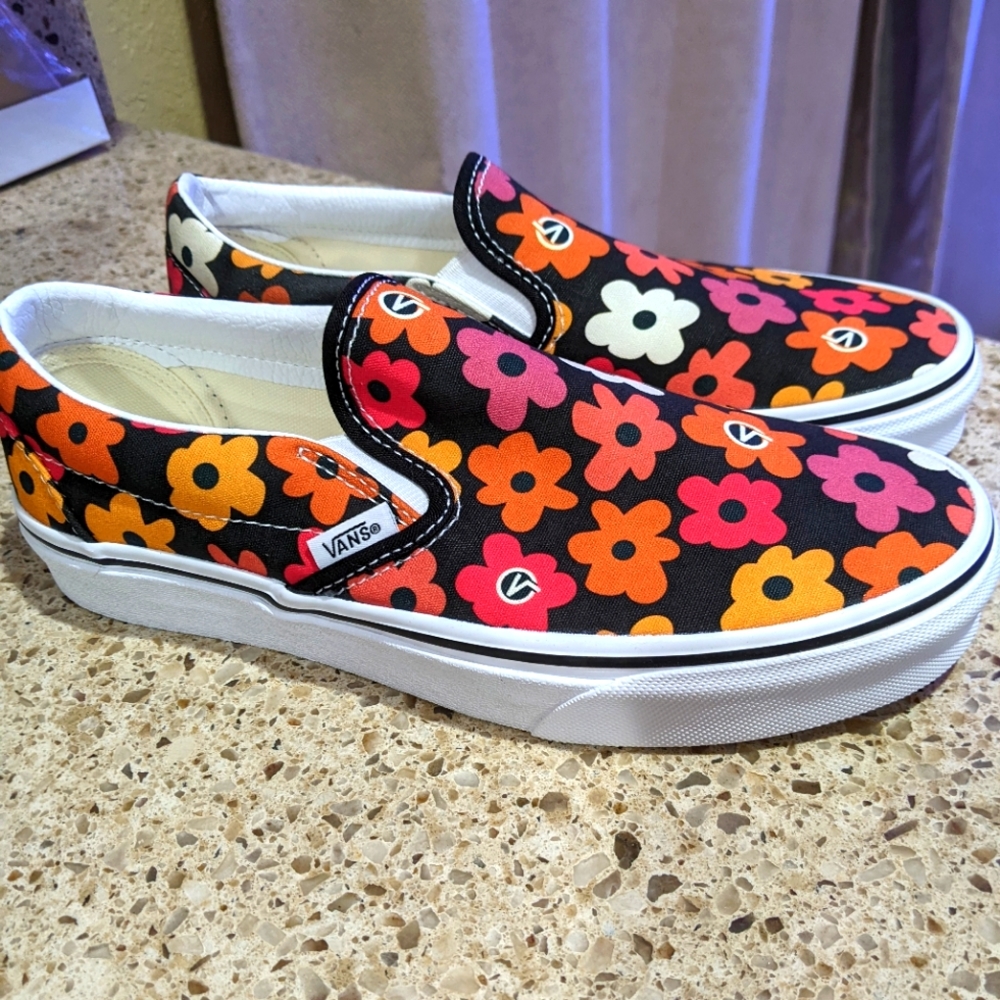 FLORAL RETRO SLIP ON VANS NWT